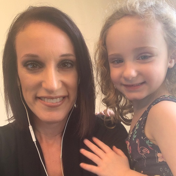 Meet your Posher, Keri - Picture 2 of 3